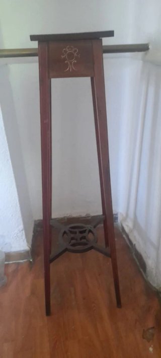 Portavasi doppio in legno