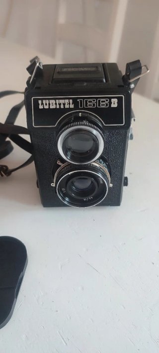 Cámara analógica Lubitel 166B + funda