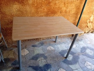 Mesa y 4 Sillas Comedor