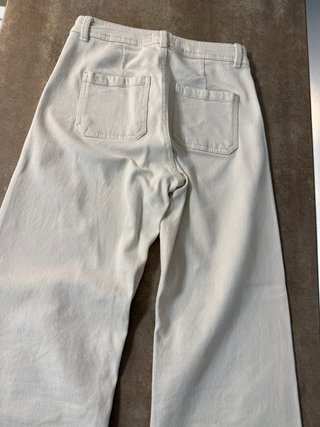 Pantalón crema Mango