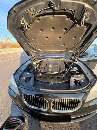 BMW 740 2012