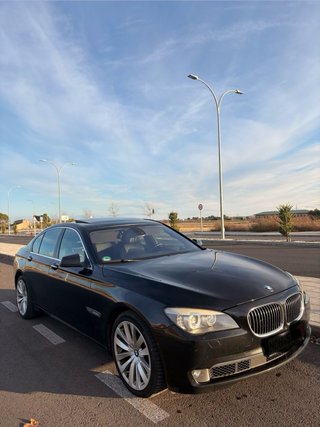 BMW 740 2012
