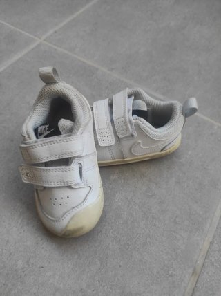 Zapatillas Nike Bebé Velcro Blancas