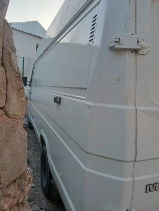 Furgoneta IVECO Blanca