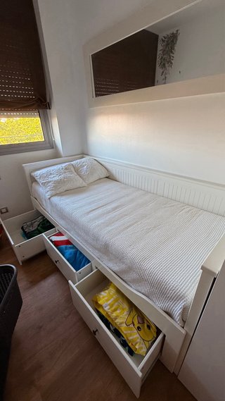 Cama sofa mas Armario.