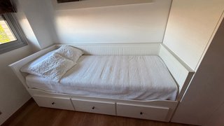 Cama sofa mas Armario.