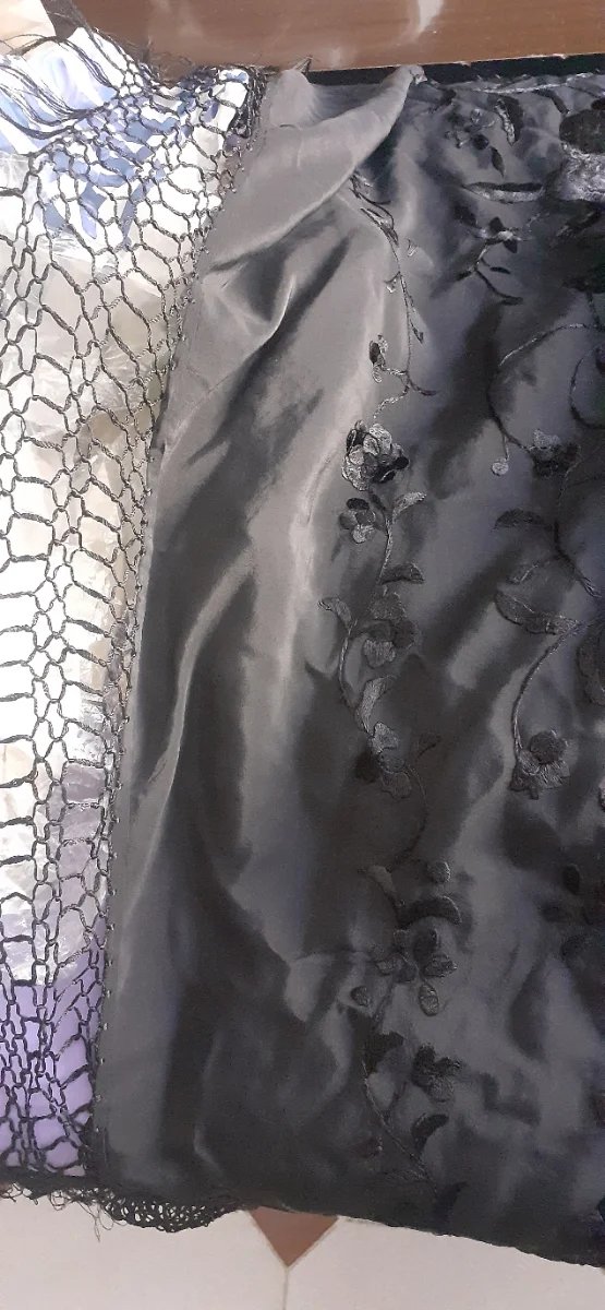Mantón de Manila SEDA NATURAL bordado a mano