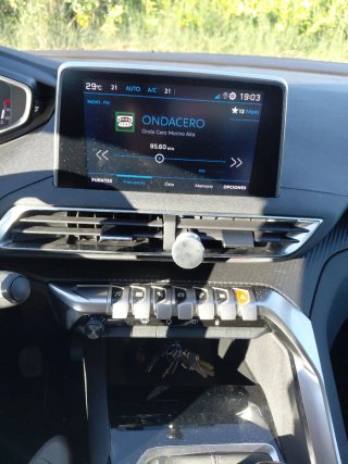 Peugeot 3008 2022 totalmente revisado.