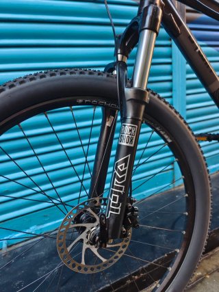Bici B'TWIN MTB RockShox + Deore + Maxxis