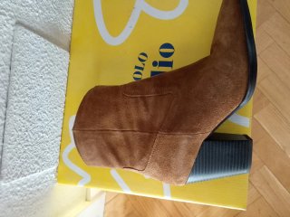 Botines de Mango ante marrones