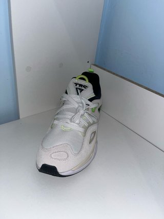 Zapatillas Puma Blancas y Verdes