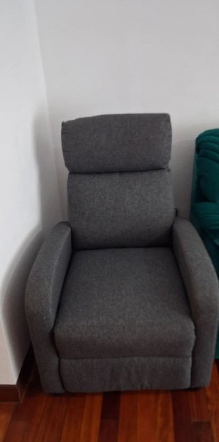 Butaca de sala gris