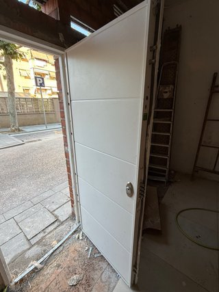 Puerta Acorazada Blanca