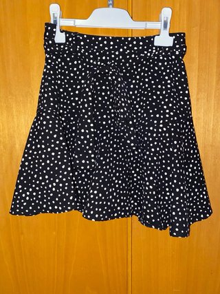 Falda pantalón Stradivarius lunares volantes