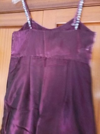 Vestido de fiesta morado con pedrería