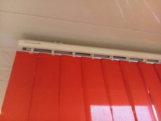 Cortina a lamelle verticali in tessuto screen 1m x 1,10