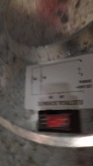 Estufa eléctrica de pie plateada