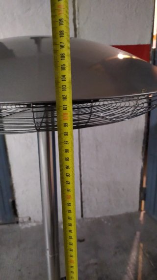 Estufa eléctrica de pie plateada