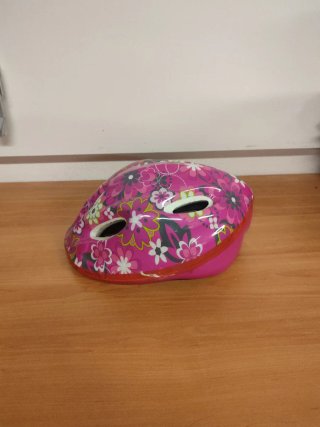 Casco bici niña flores rosa