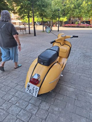 Vespa 150s 1965 Amarilla