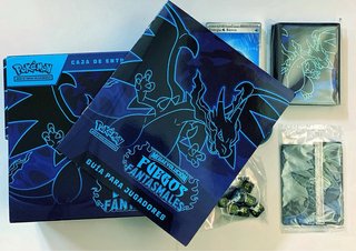Caja ETB Pokémon Fuegos Fantasmales con accesorios
