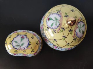 PAREJA CAJITAS VINTAGE PORCELANA DECORADA A MANO