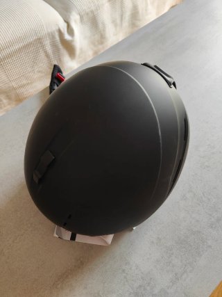 Casco de Esquí Negro NUEVO sin usar para adultos