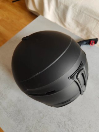 Casco de Esquí Negro NUEVO sin usar para adultos