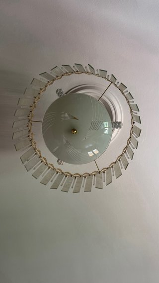Lámpara colgante dorada y cristal