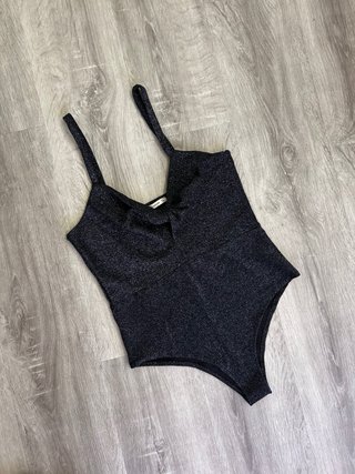 Body negro brillo tirantes