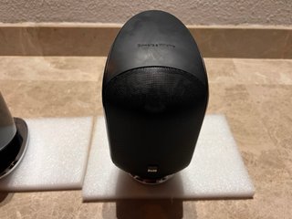 Bowers & Wilkins M1 Altavoces Negros