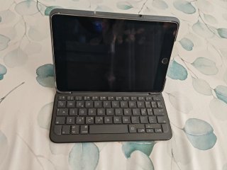 iPad mini 4 128GB Plata + funda teclado Logitech