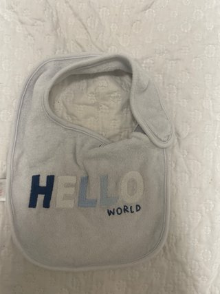 Baberos para bebé con diseño de coche