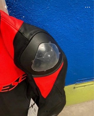Chaqueta Dainese Negra y Roja
