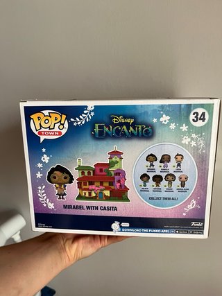 Funko Pop Mirabel con Casita Encanto 34