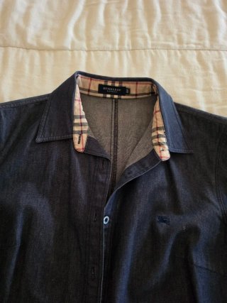 Conjunto Burberry Camisa y Falda