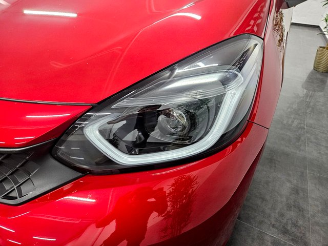 HONDA Jazz 1.5 iMMD ADVANCE -9.000km-