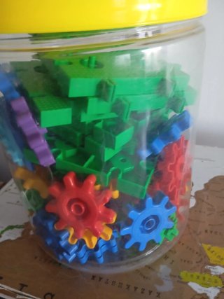 Juego de construcción infantil en bote