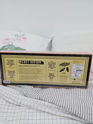 Secret Hitler precintado