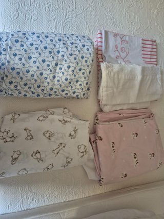 Cuna de bebé blanca, más Trona Bebe