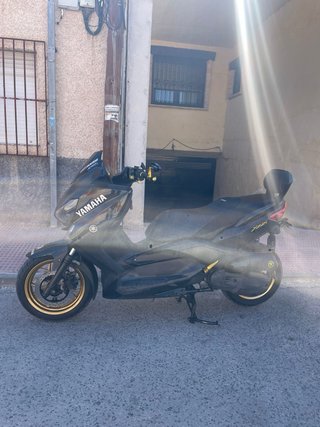 Yamaha Xmax 125