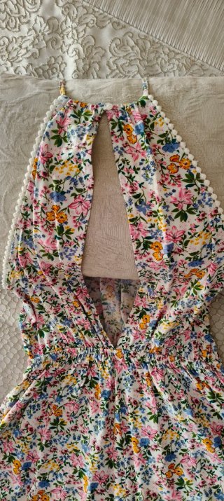 Mono H&M floral espalda abierta T.36