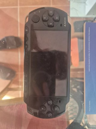 PSP 3004 (3000) Negra con Caja y Manual