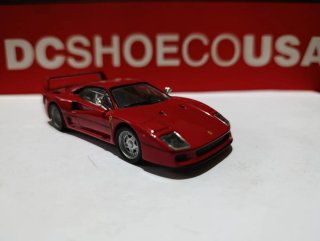 Modellino di Ferrari F40 in scala 1/43