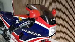 HONDA VF1000R CON SOLAMENTE 215 KMS