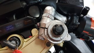 HONDA VF1000R CON SOLAMENTE 215 KMS