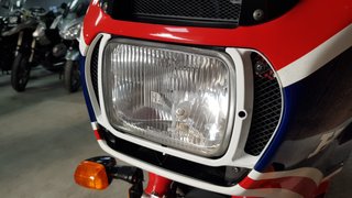 HONDA VF1000R CON SOLAMENTE 215 KMS