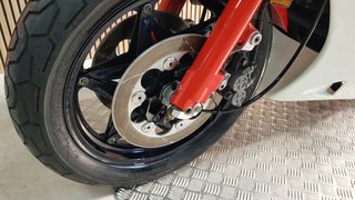HONDA VF1000R CON SOLAMENTE 215 KMS