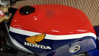 HONDA VF1000R CON SOLAMENTE 215 KMS