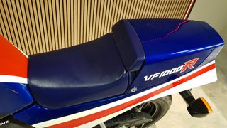 HONDA VF1000R CON SOLAMENTE 215 KMS